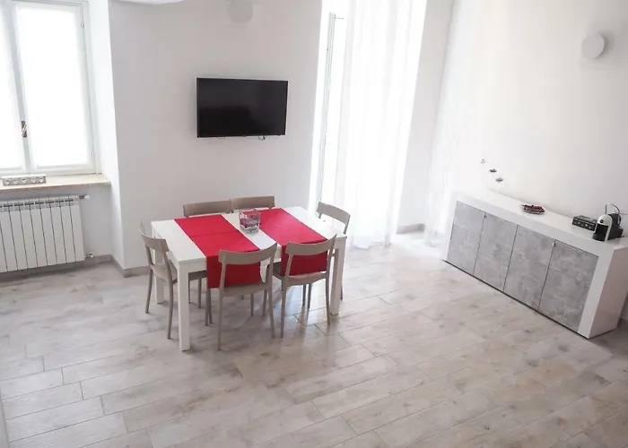 Apartment Santa Chiara 32 *